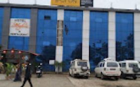 Hotel Meghna And Restaurant,Padhar Buzurg